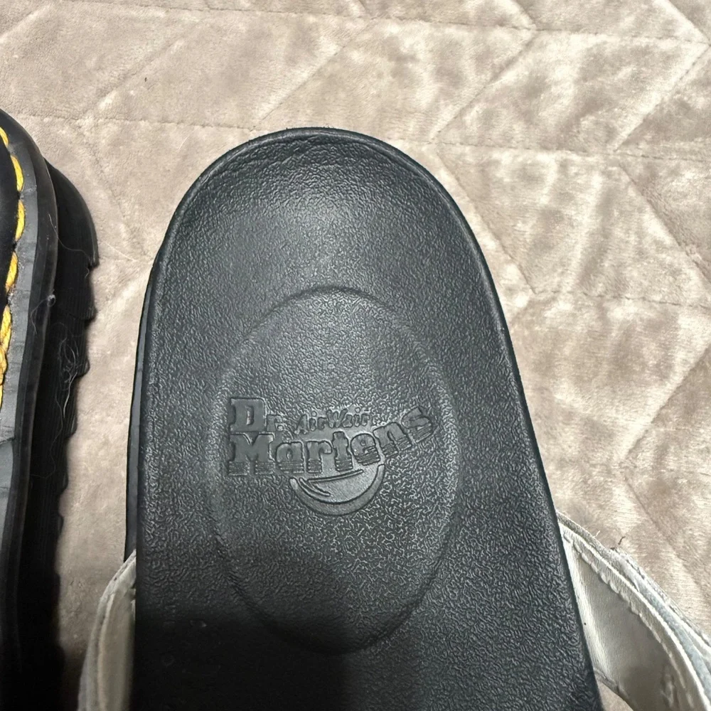 Dr Martens AirWave Sandals white size 7 - Picture 2 of 4